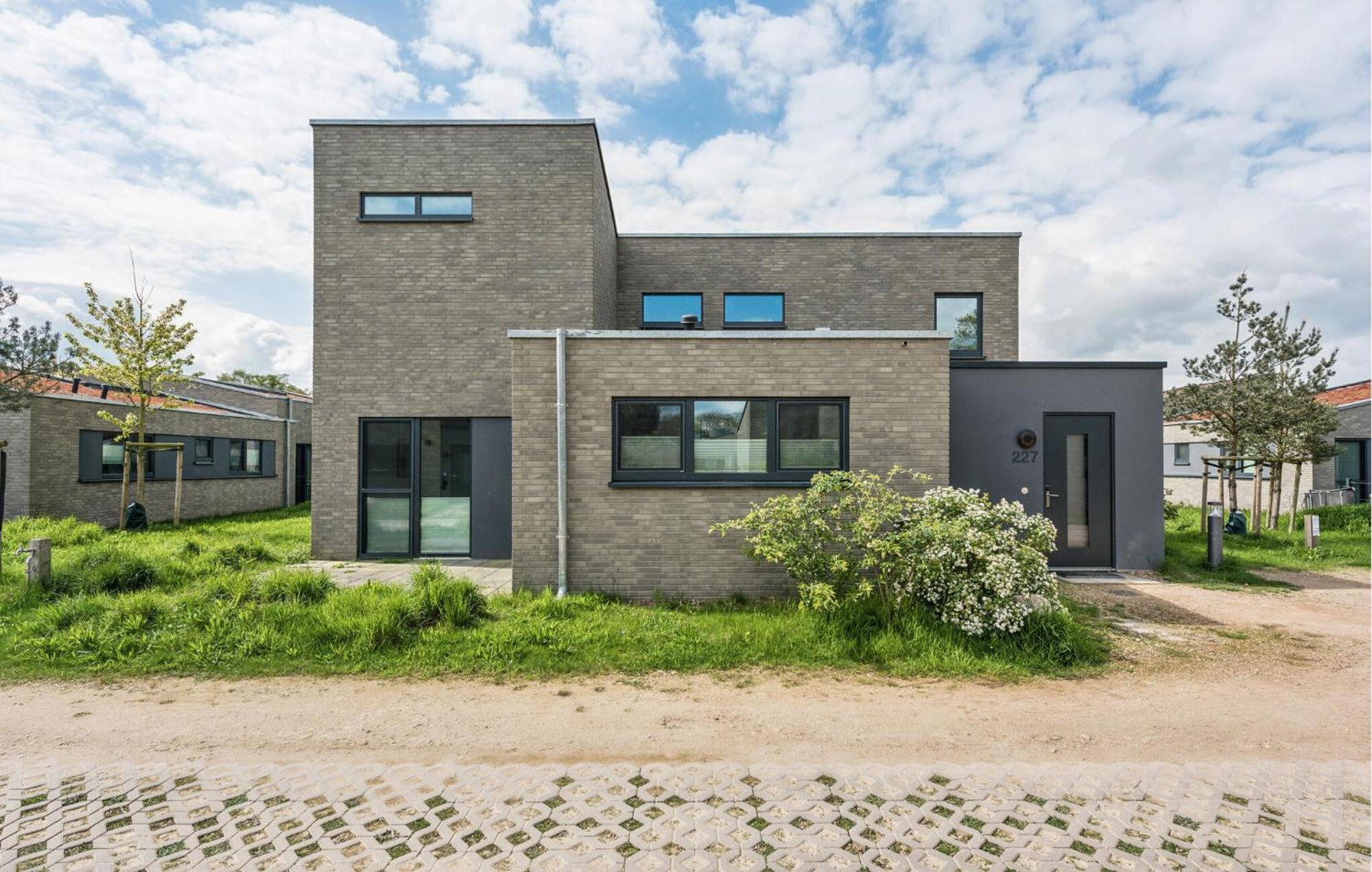 Cozy Home In Lembruch-Duemmer See With Sauna المظهر الخارجي الصورة