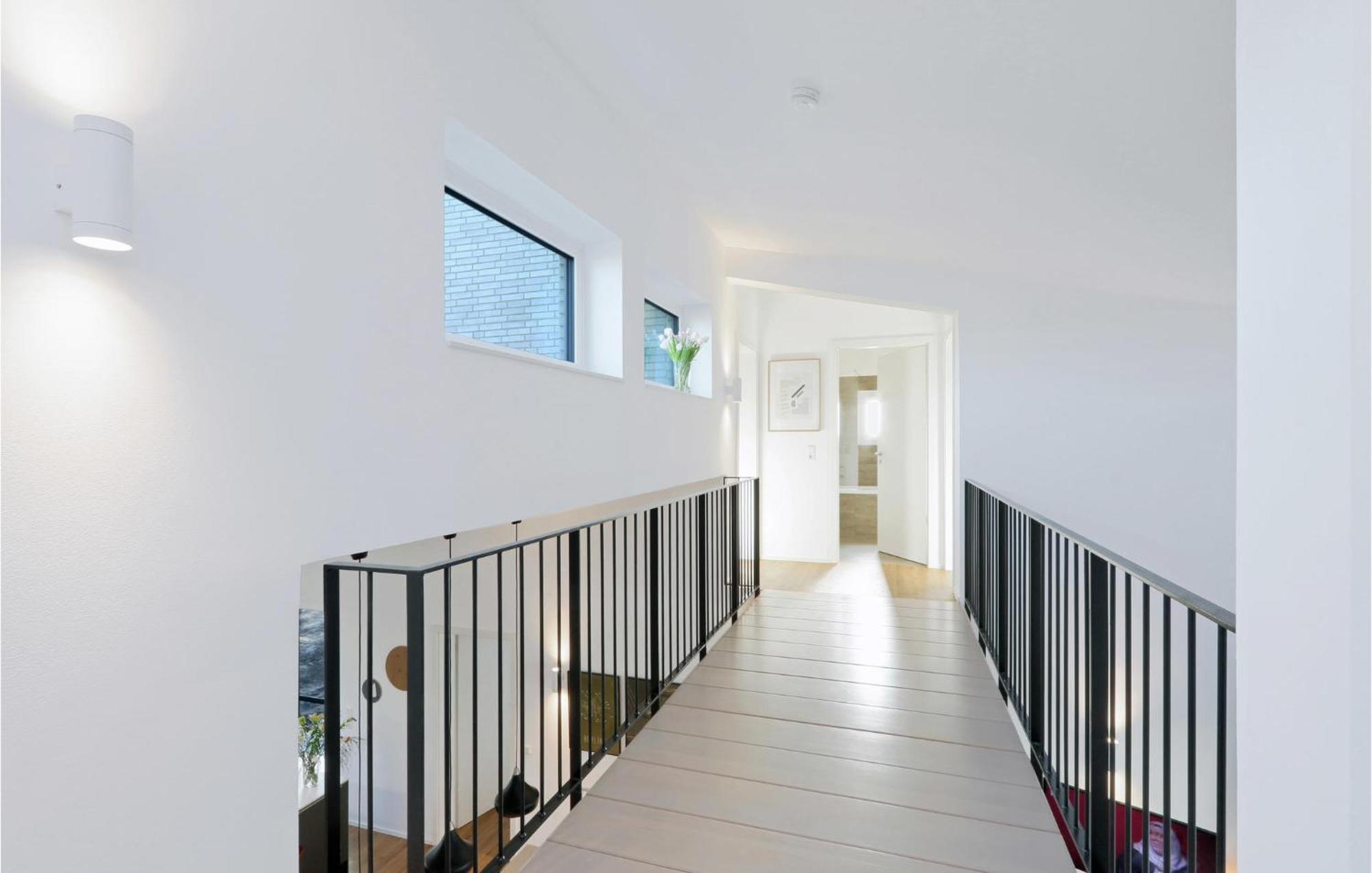 Cozy Home In Lembruch-Duemmer See With Sauna المظهر الخارجي الصورة