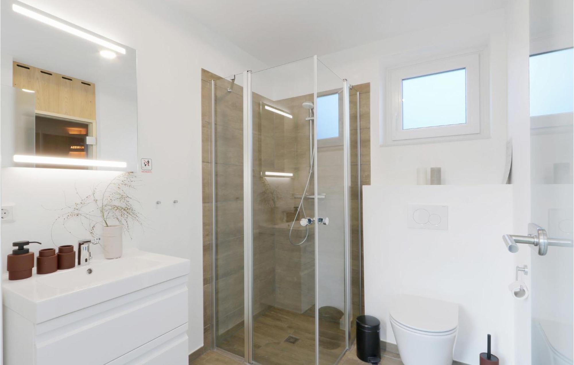 Cozy Home In Lembruch-Duemmer See With Sauna المظهر الخارجي الصورة