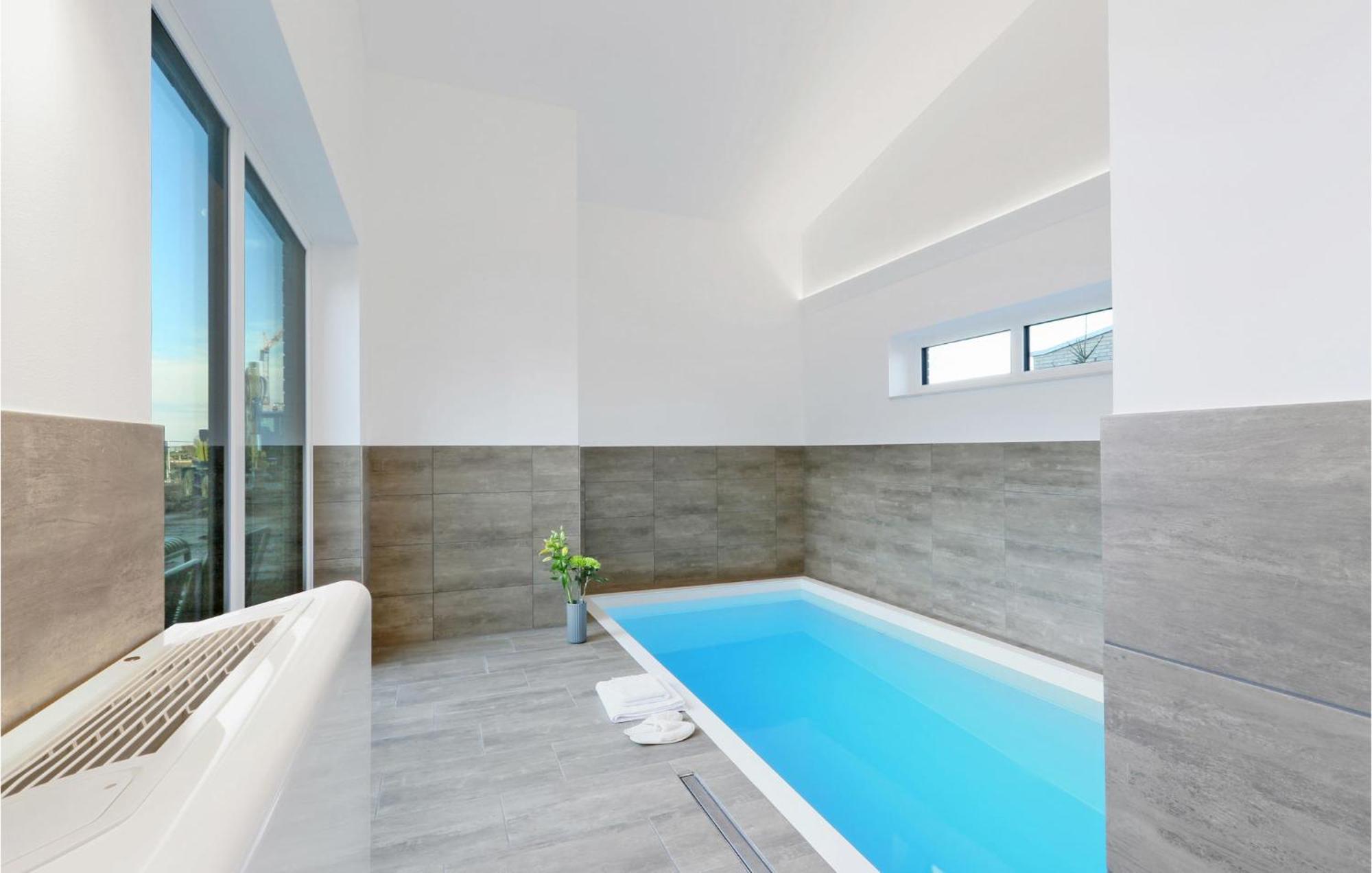 Cozy Home In Lembruch-Duemmer See With Sauna المظهر الخارجي الصورة